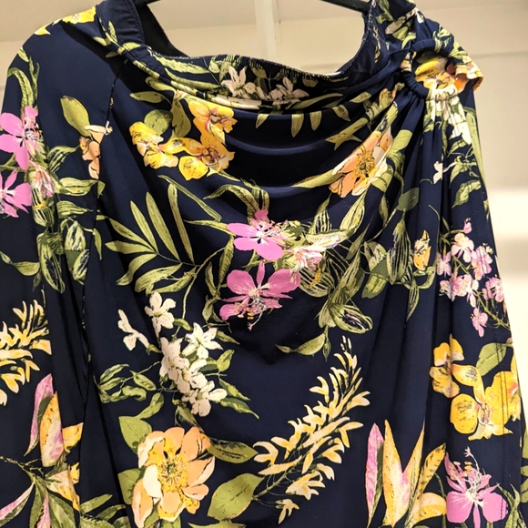 Floral wrap around skirt - Picture 1 of 3